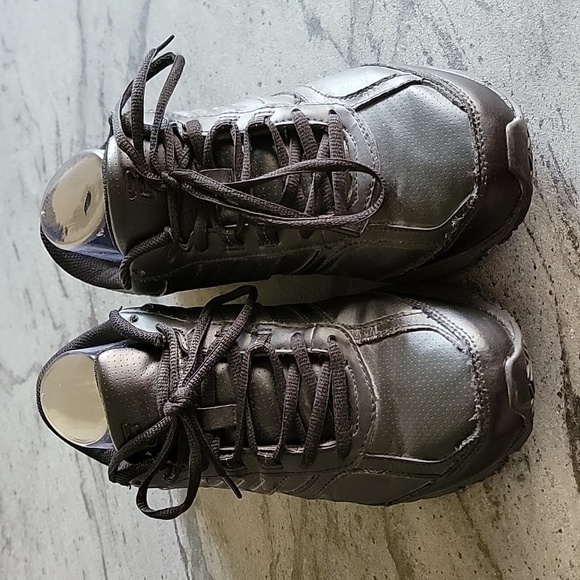 FILA Workshift Slip Resistant Athletic Memory Foam 5HGW3004-001 Black size 10W - Picture 9 of 10